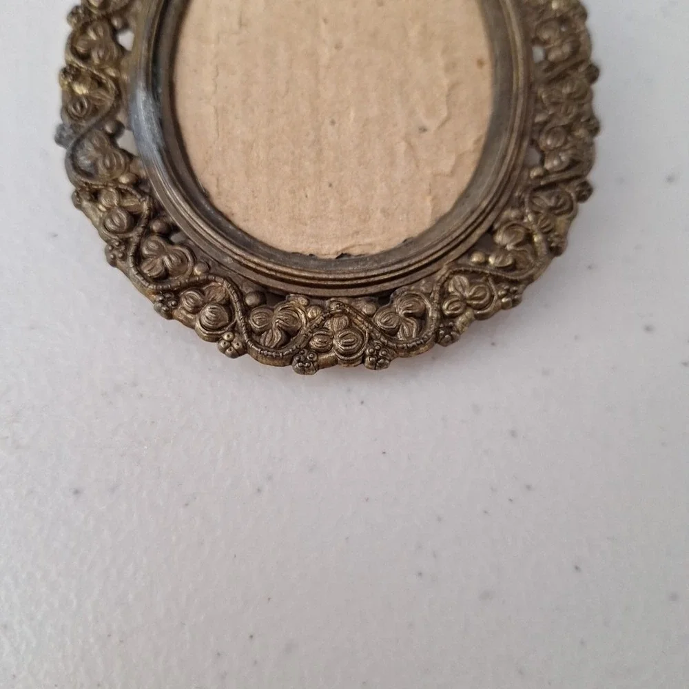 Antique Victorian Ornate Solid Brass Picture Frame Floral Vines 3.5